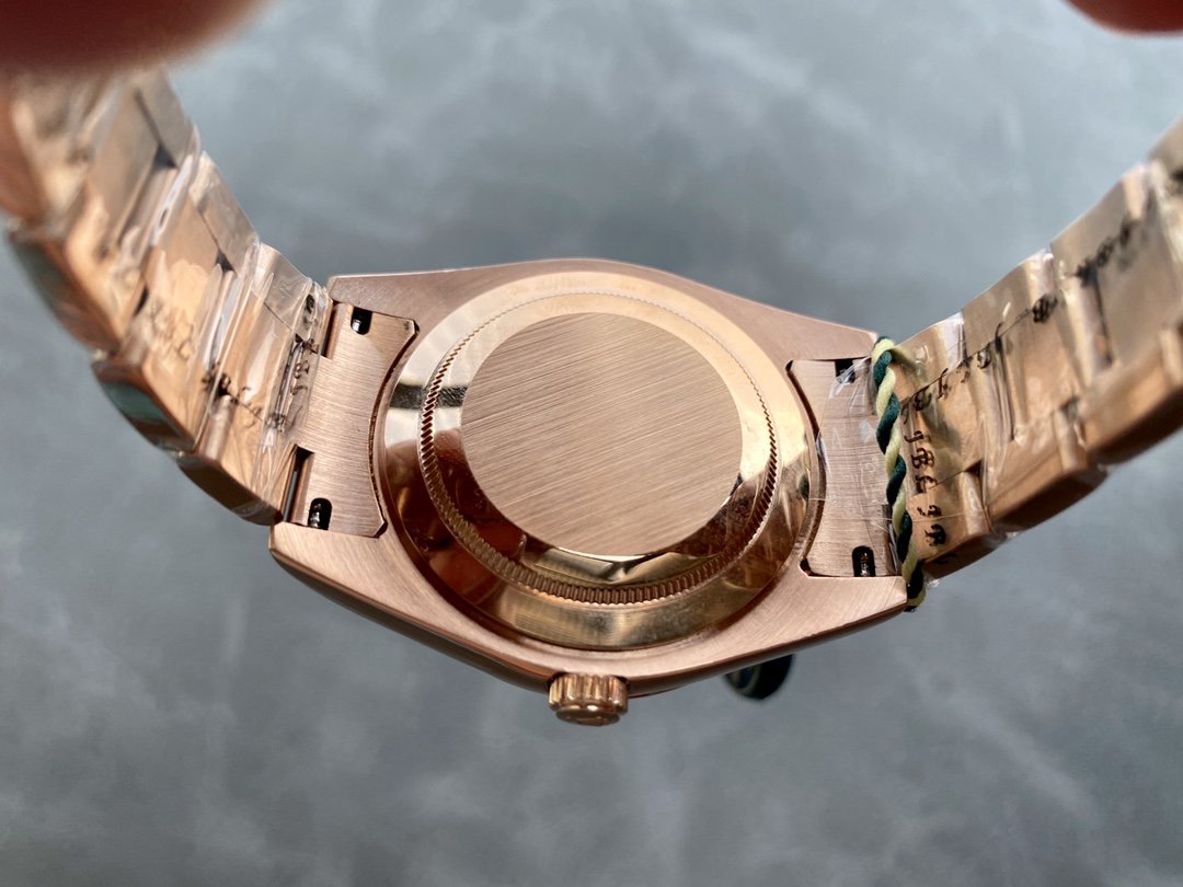 CLASSIC 42MM ROSE GOLD-TONE BLACK DIAL WATCH