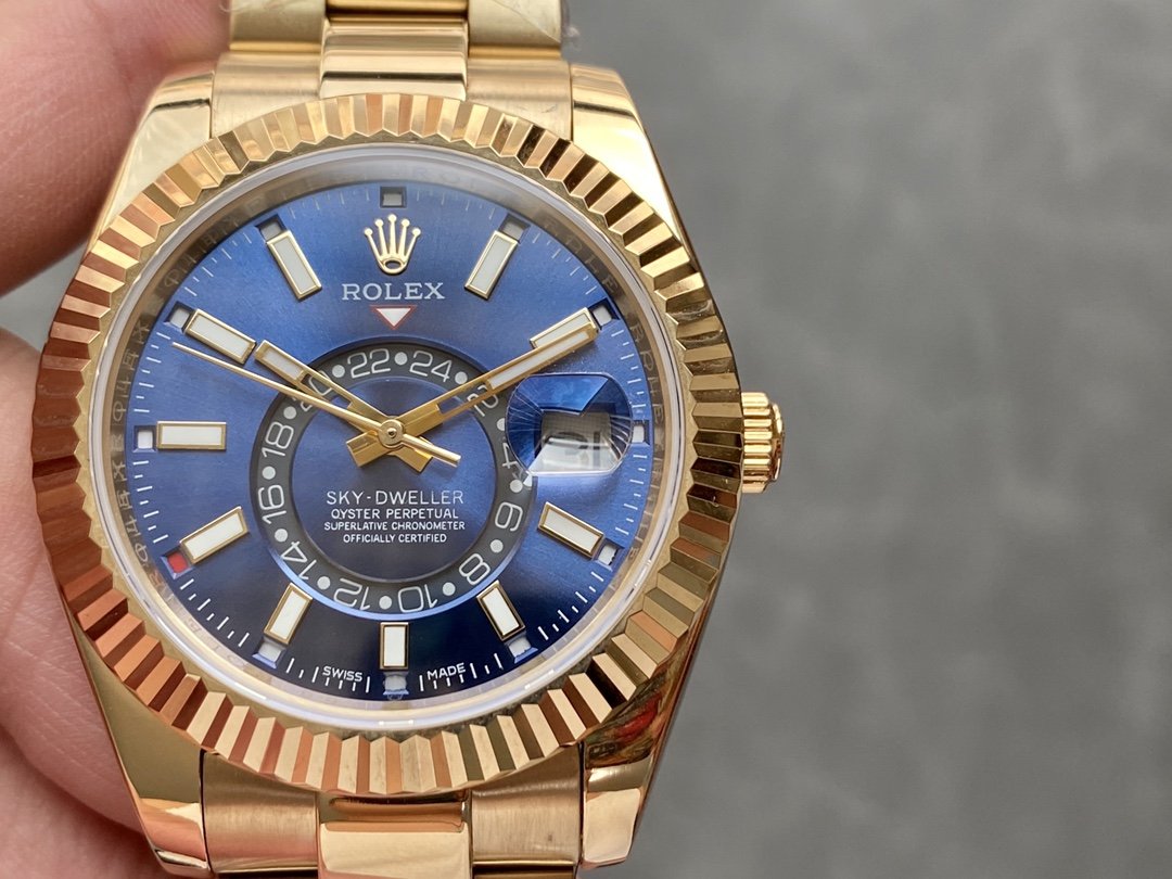 CLASSIC 42MM YELLOW GOLD-TONE BLUE DIAL WATCH