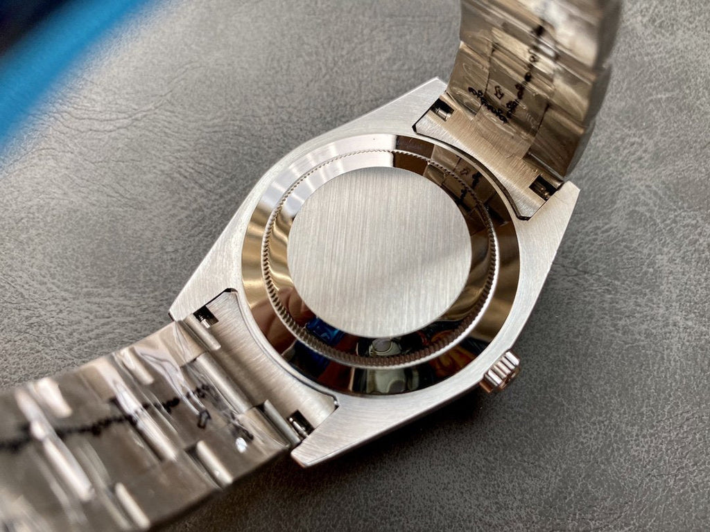 CLASSIC 42MM WHITE DIAL STAINLESS STEEL WATCH