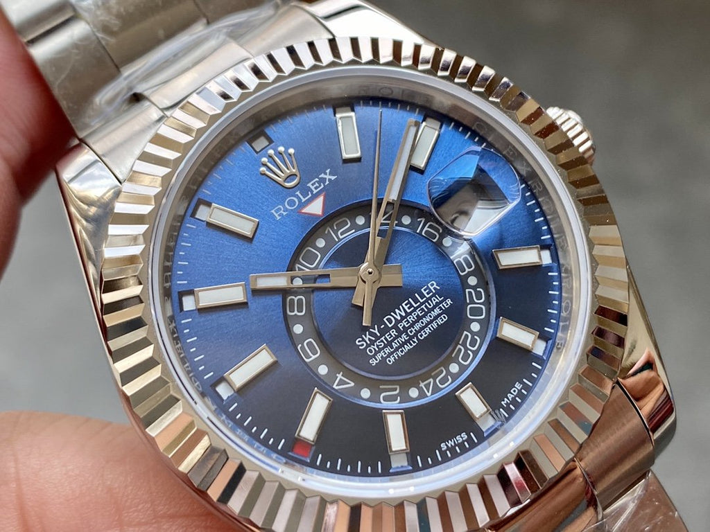 CLASSIC 42MM STAINLESS STEEL BLUE DIAL STEEL BRACELET WATCH
