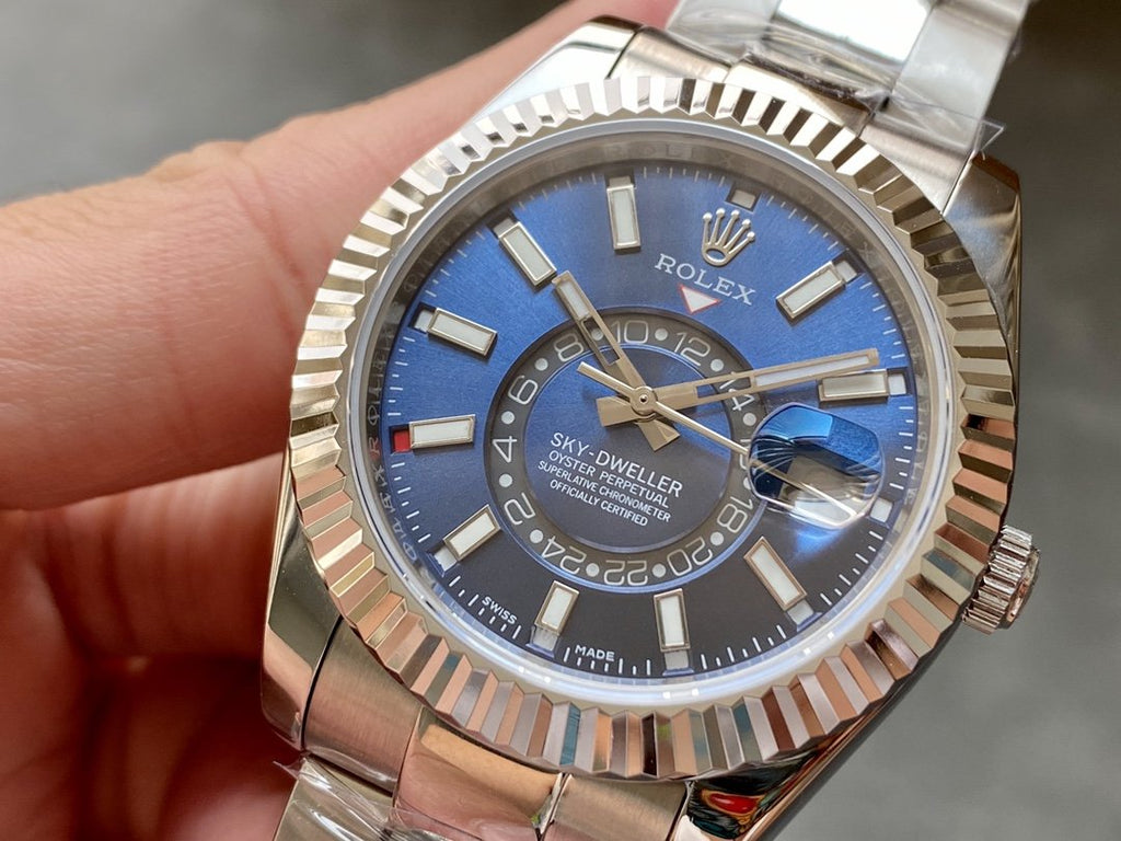 CLASSIC 42MM STAINLESS STEEL BLUE DIAL STEEL BRACELET WATCH