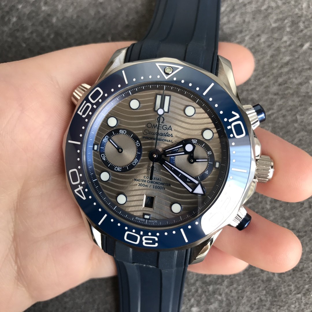 VARELLO CLASSIC DIVER 300M CO-AXIAL CHRONOGRAPH 44MM GREY DIAL