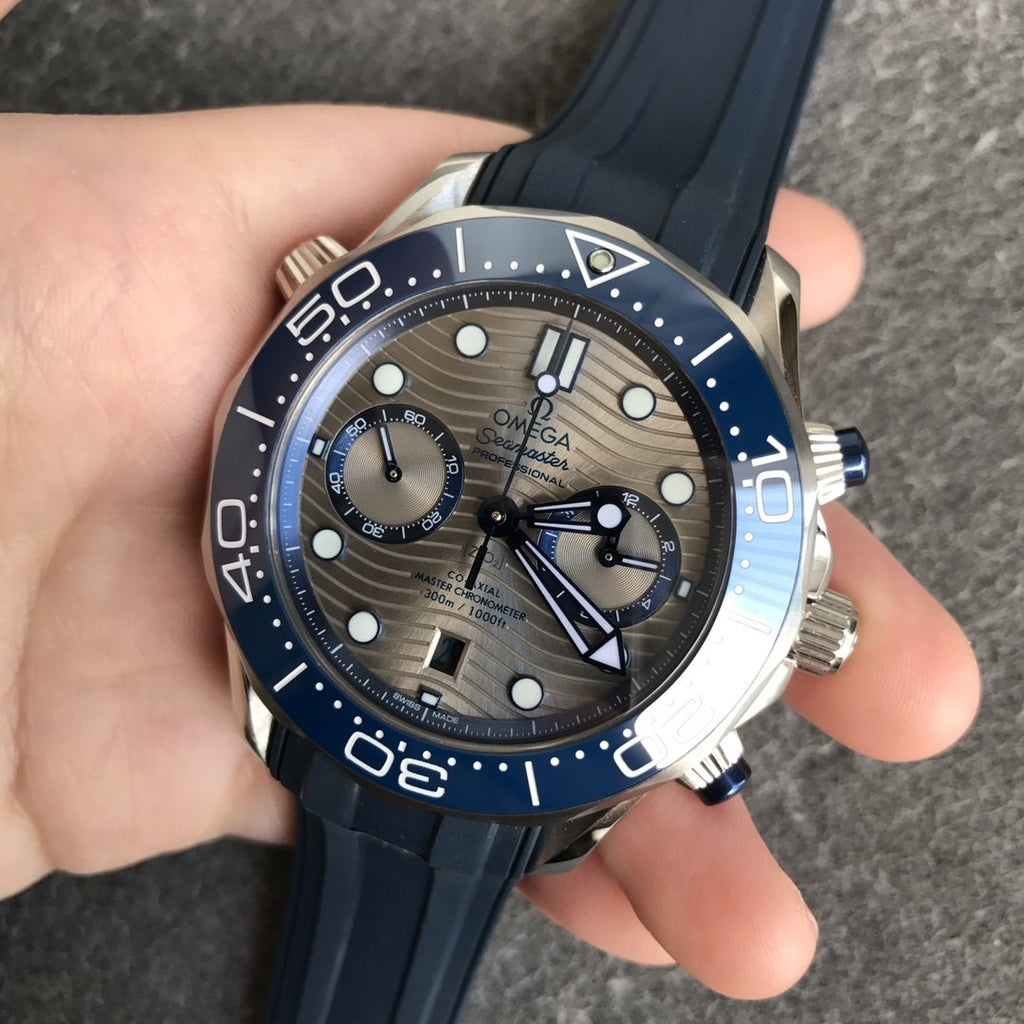 VARELLO CLASSIC DIVER 300M CO-AXIAL CHRONOGRAPH 44MM GREY DIAL