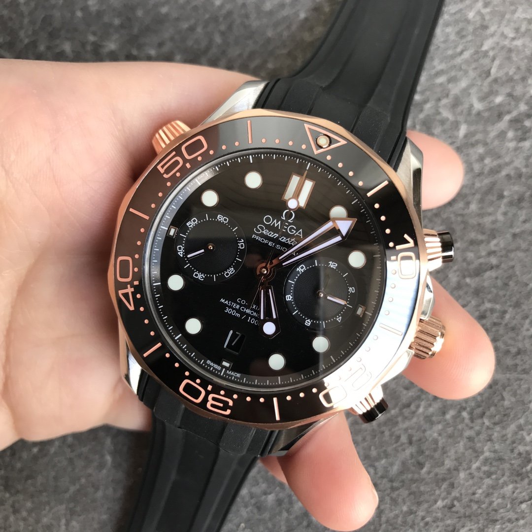 VARELLO CLASSIC DIVER 300M ROSE GOLD CASE 44MM CHRONOGRAPH BLACK DIAL
