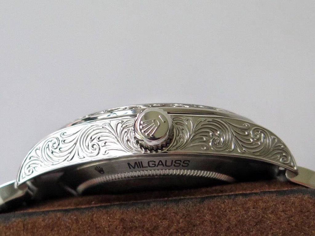 CLASSIC 40MM STAINLESS STEEL ENGRAVED CASE BLUE DIAL