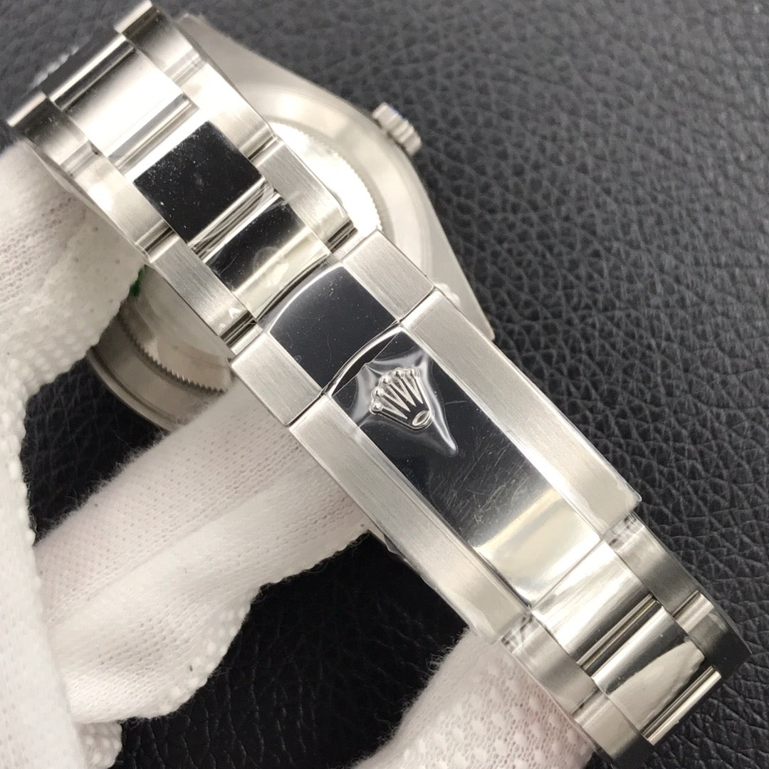 CLASSIC 41MM STAINLESS STEEL BLACK DIAL