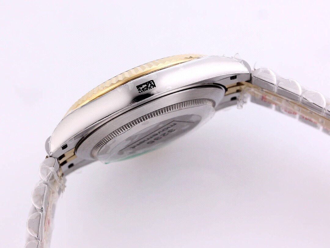 CLASSIC 41 TWO-TONE BLACK DIAL DIAMOND NUMERALS