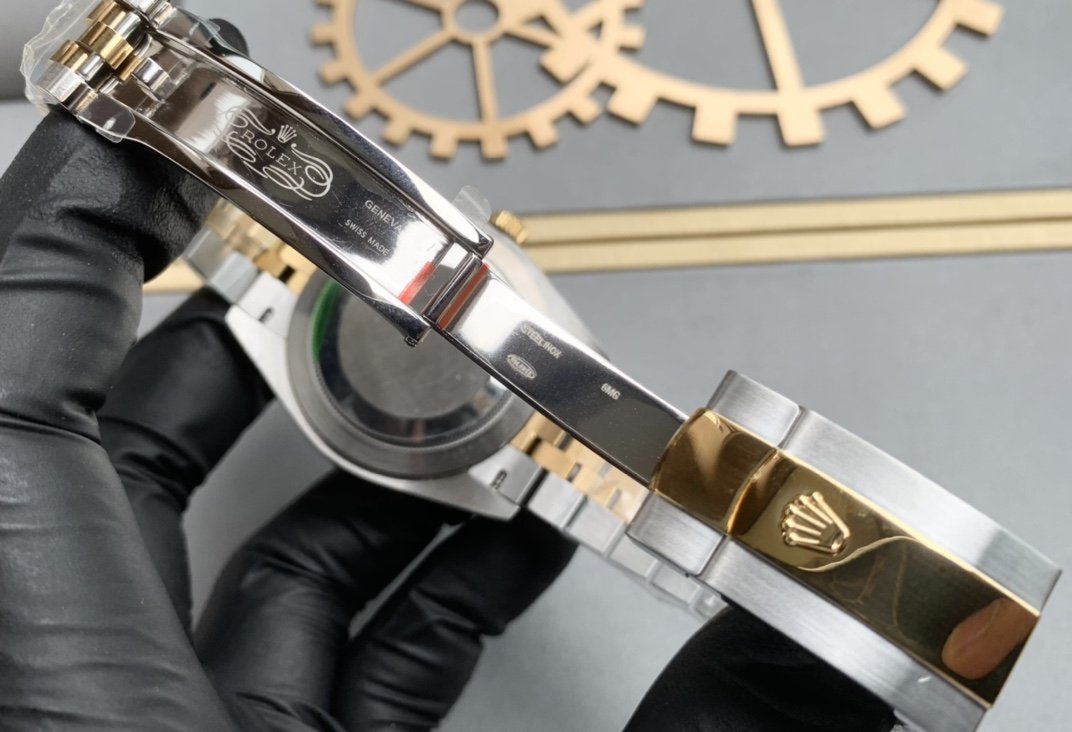CLASSIC II 41MM TWO-TONE BLACK DIAL