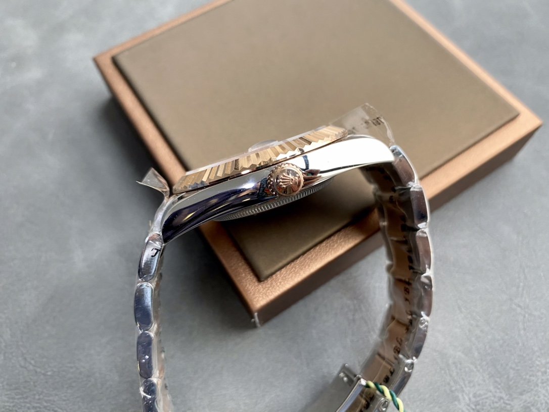 CLASSIC TWO-TONE GOLD-TONE & STAINLESS STEEL WHITE DIAL ARABIC NUMERAL BRACELET WATCH