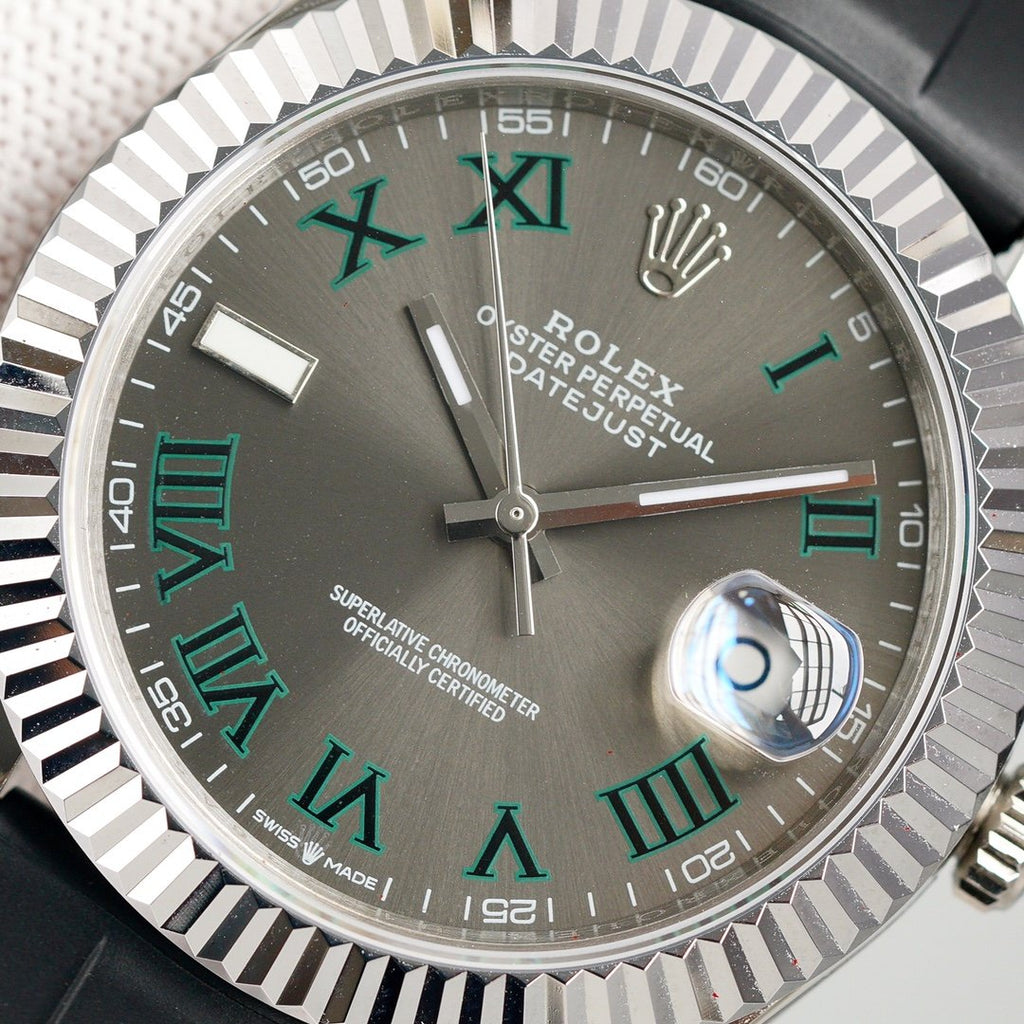 CLASSIC 41MM STAINLESS STEEL CASE GREY DIAL RUBBER STRAP WATCH