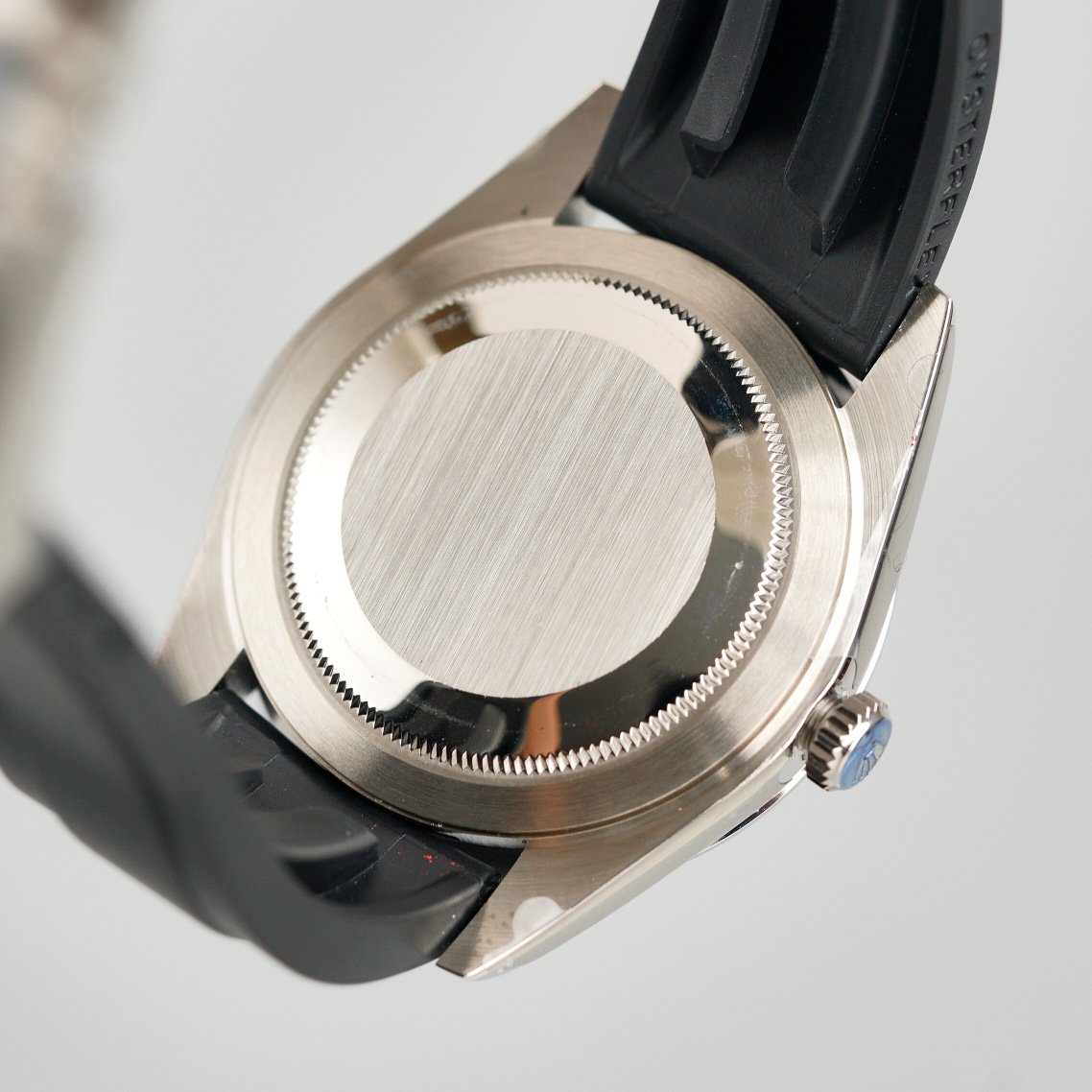 CLASSIC 41MM STAINLESS STEEL CASE GREY DIAL RUBBER STRAP WATCH