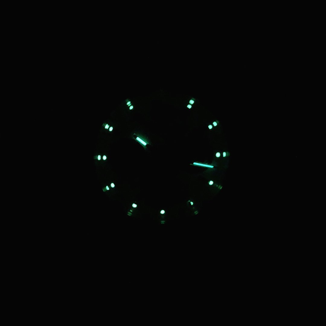 CLASSIC 37MM VINTAGE STAINLESS STEEL CASE WATCH