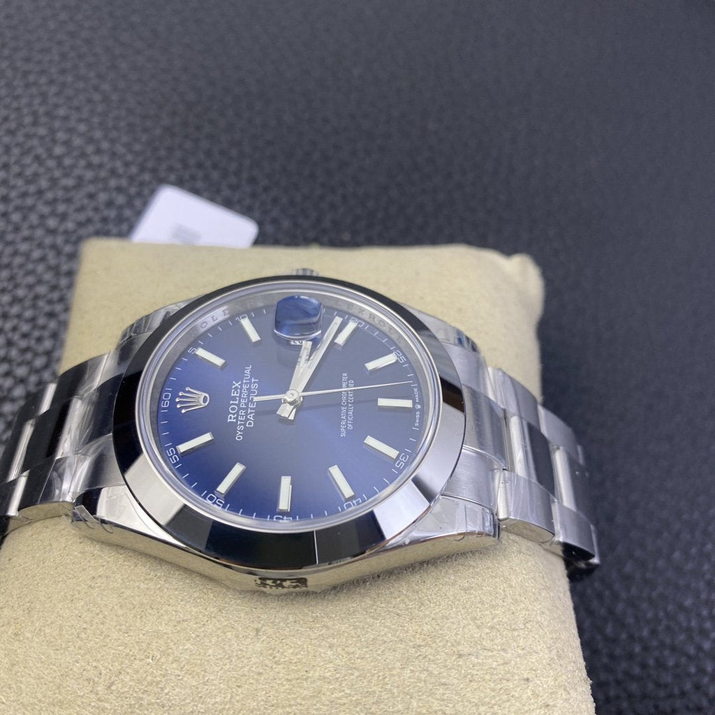 CLASSIC 41MM SMOOTH BEZEL BLUE DIAL STEEL BRACELET WATCH