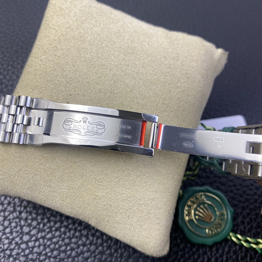 CLASSIC 41MM SMOOTH BEZEL BLUE DIAL STEEL BRACELET WATCH