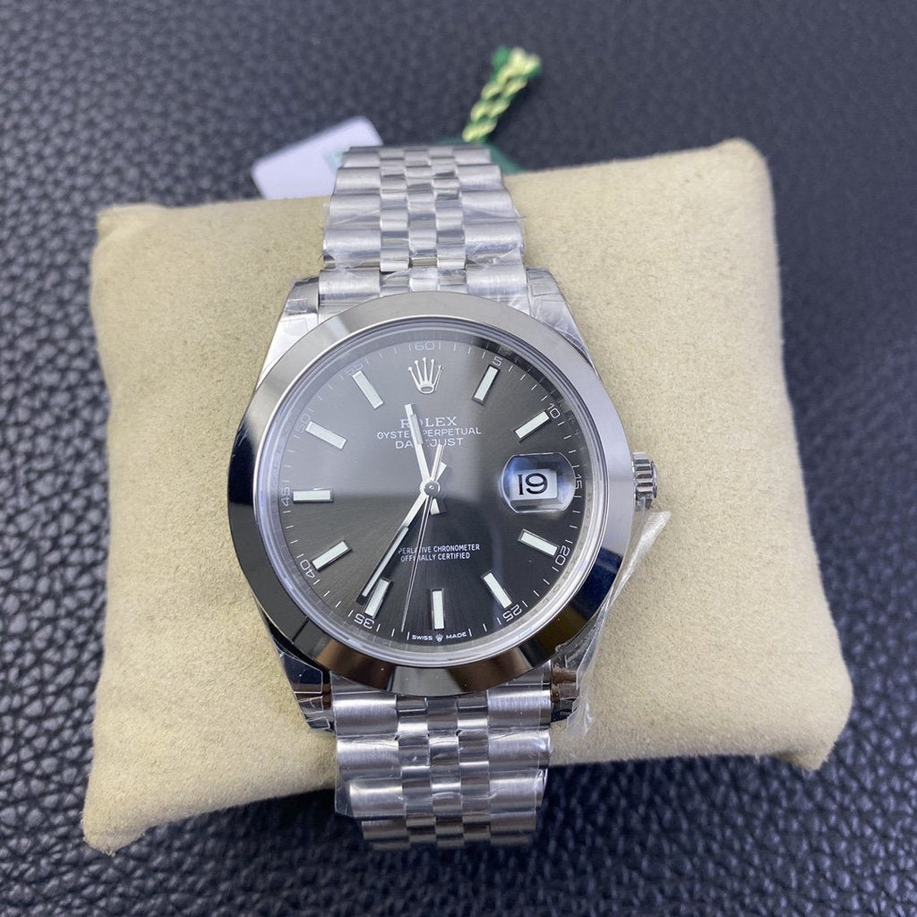 CLASSIC 41MM SMOOTH BEZEL GREY DIAL STEEL BRACELET WATCH