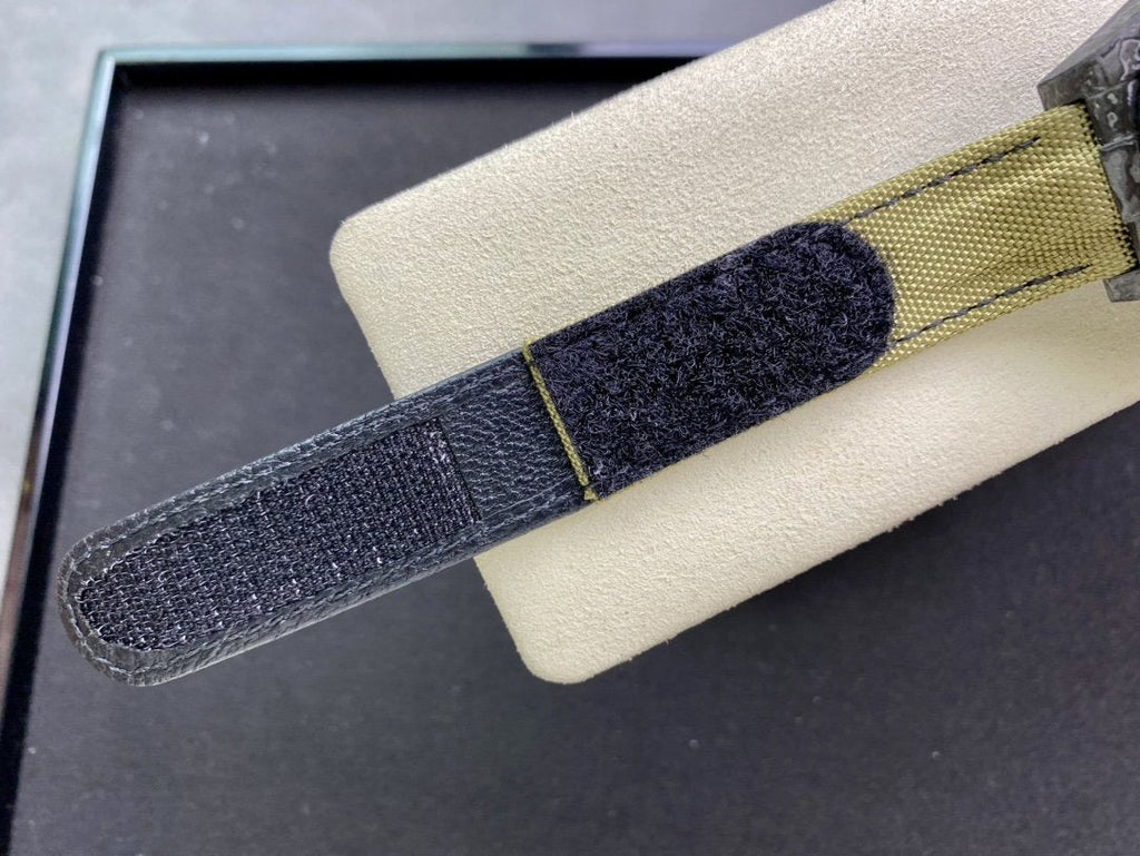 CLASSIC CARBON FIBER GREEN GMT WATCH