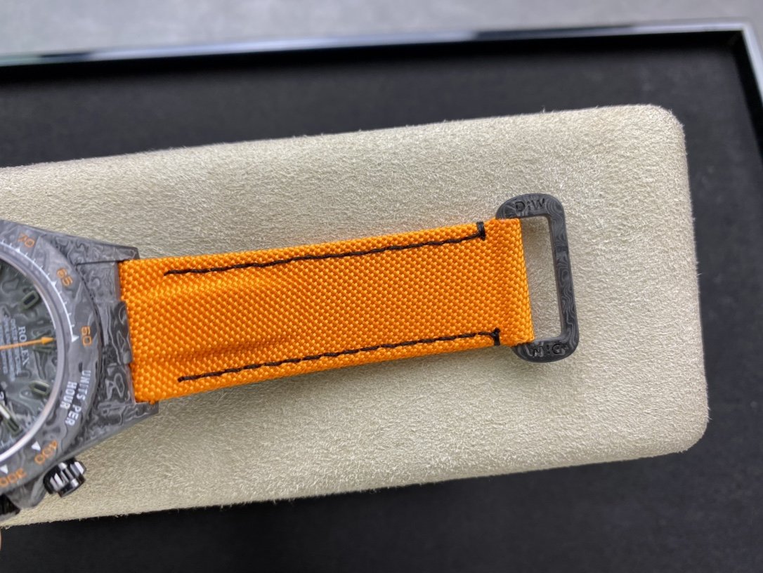 CLASSIC CARBON FIBER CASE ORANGE EDITION WATCH