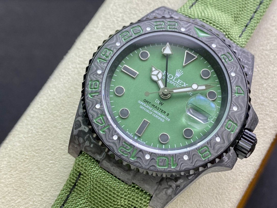 CLASSIC CARBON FIBER CASE KHAKI DIAL GMT WATCH