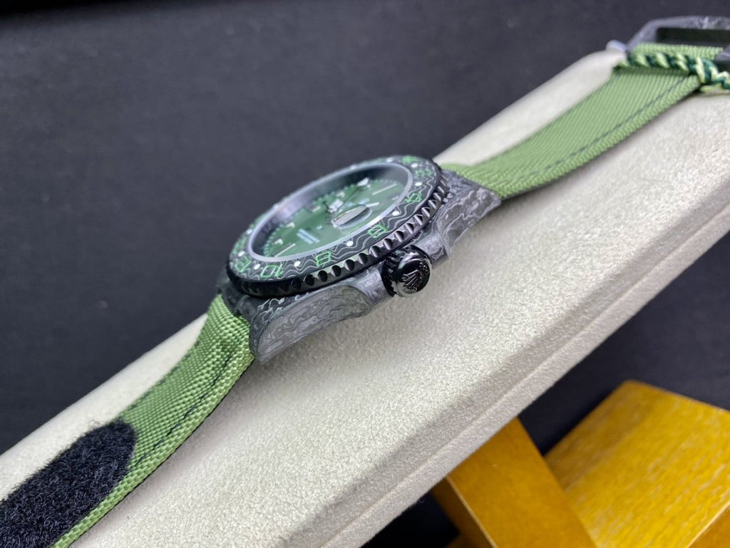 CLASSIC CARBON FIBER CASE KHAKI DIAL GMT WATCH