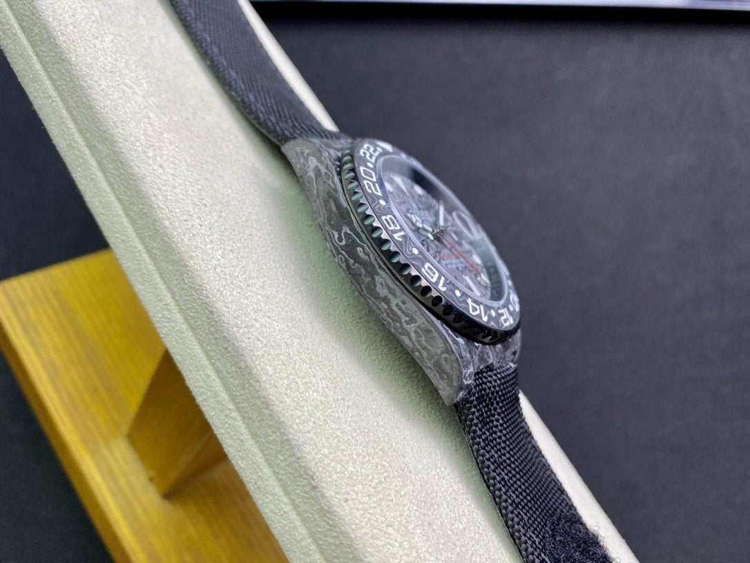 CLASSIC CARBON FIBER CASE WHITE GMT WATCH