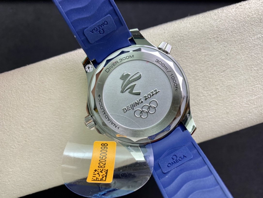 VARELLO CLASSIC DIVER 300 STAINLESS STEEL BLUE DIAL RUBBER STRAP