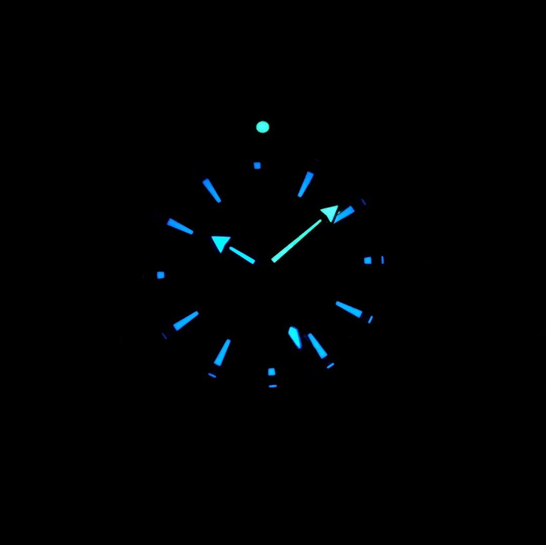 VARELLO CLASSIC PROFESSIONAL OCEAN 600M STEEL CASE BLACK DIAL