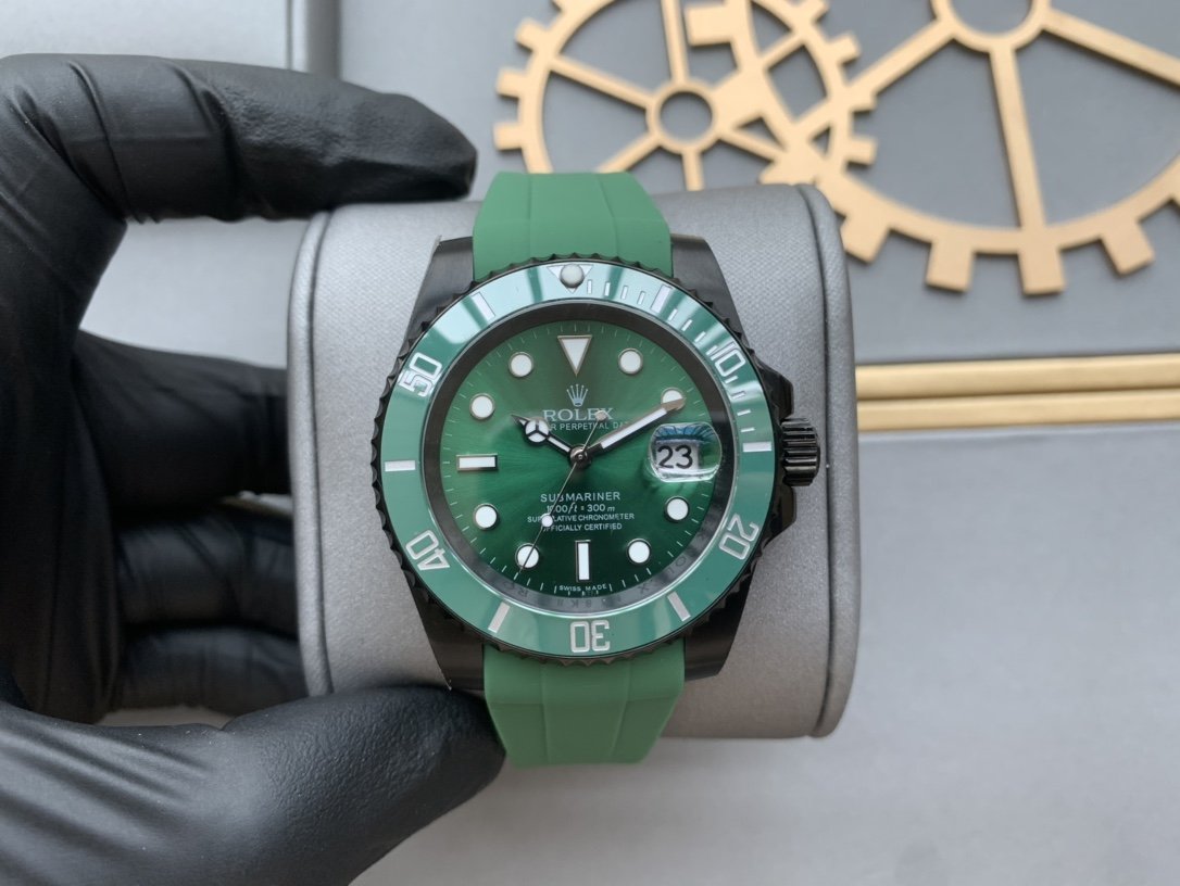 CLASSIC 41MM BLACK CASE GREEN DIAL GREEN BEZEL DIVE WATCH
