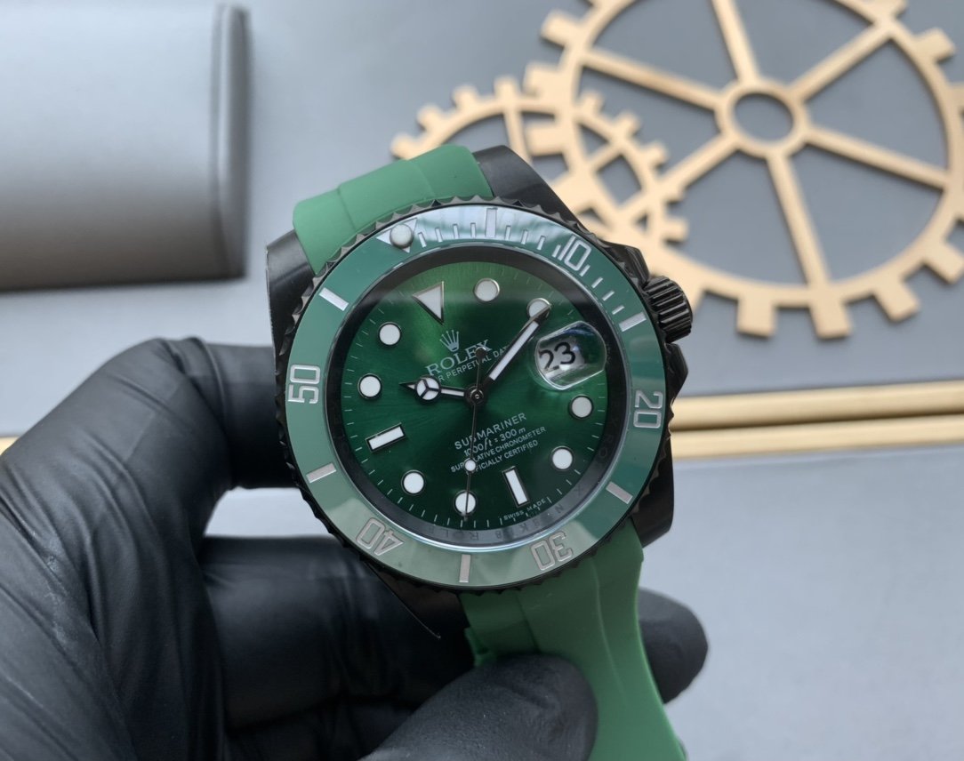 CLASSIC 41MM BLACK CASE GREEN DIAL GREEN BEZEL DIVE WATCH