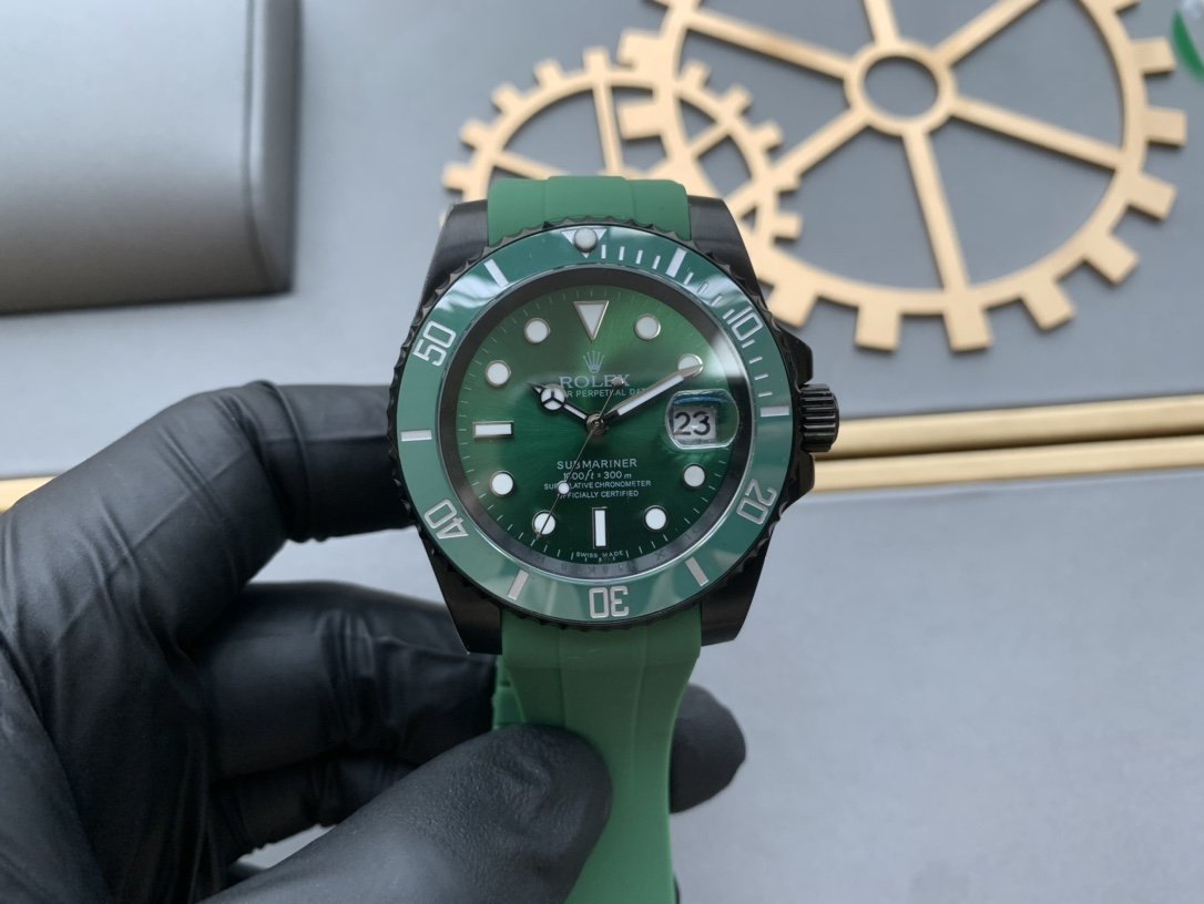 CLASSIC 41MM BLACK CASE GREEN DIAL GREEN BEZEL DIVE WATCH