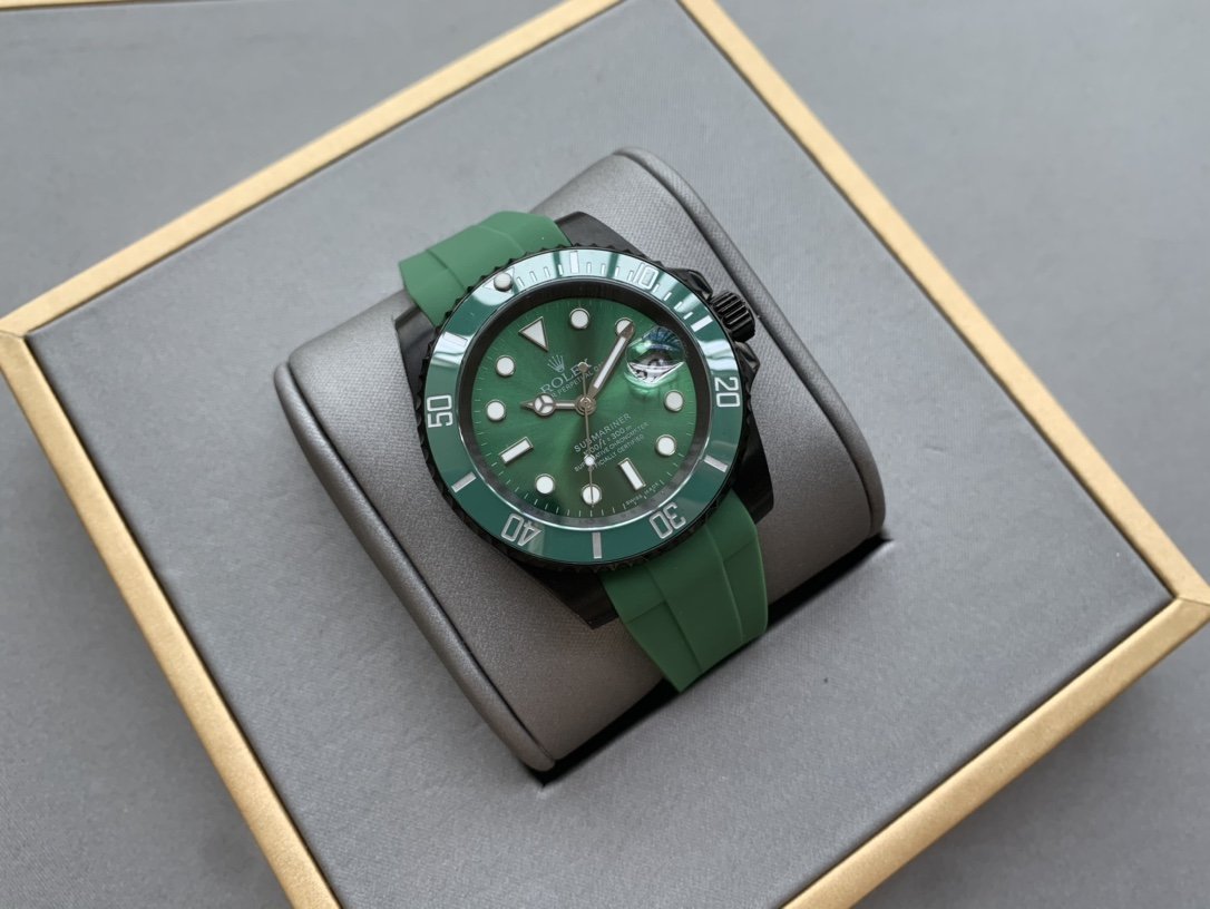 CLASSIC 41MM BLACK CASE GREEN DIAL GREEN BEZEL DIVE WATCH