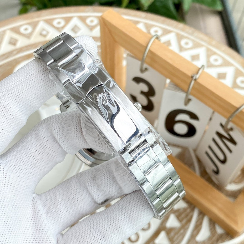 CLASSIC 41MM SMOOTH BEZEL DIAMOND NUMERAL WATCH
