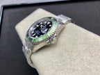 CLASSIC GREEN DIAL DIVE WATCH