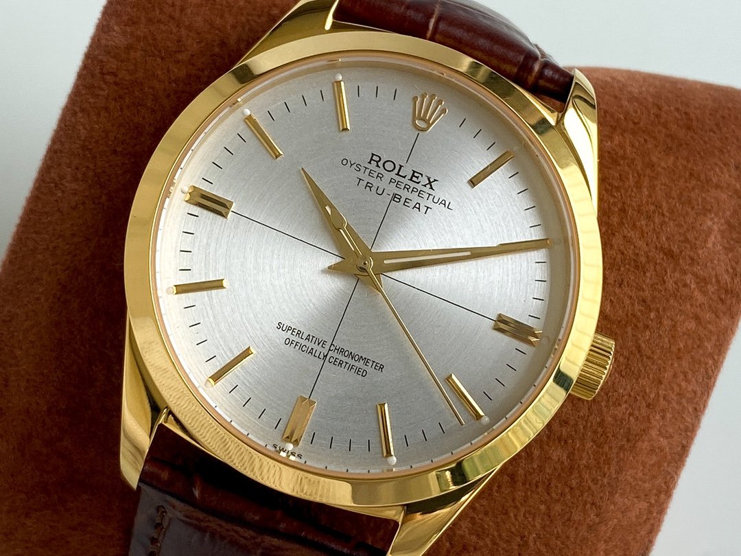 CLASSIC 41MM STAINLESS STEEL LEATHER STRAP WATCH