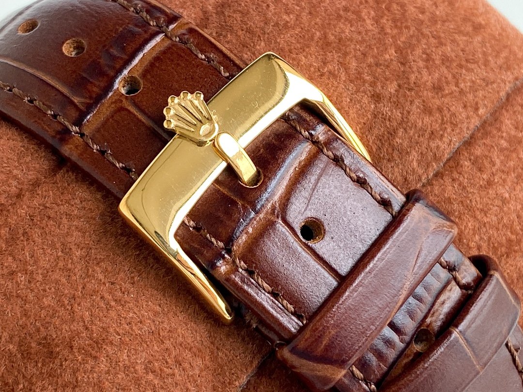 CLASSIC 41MM STAINLESS STEEL LEATHER STRAP WATCH