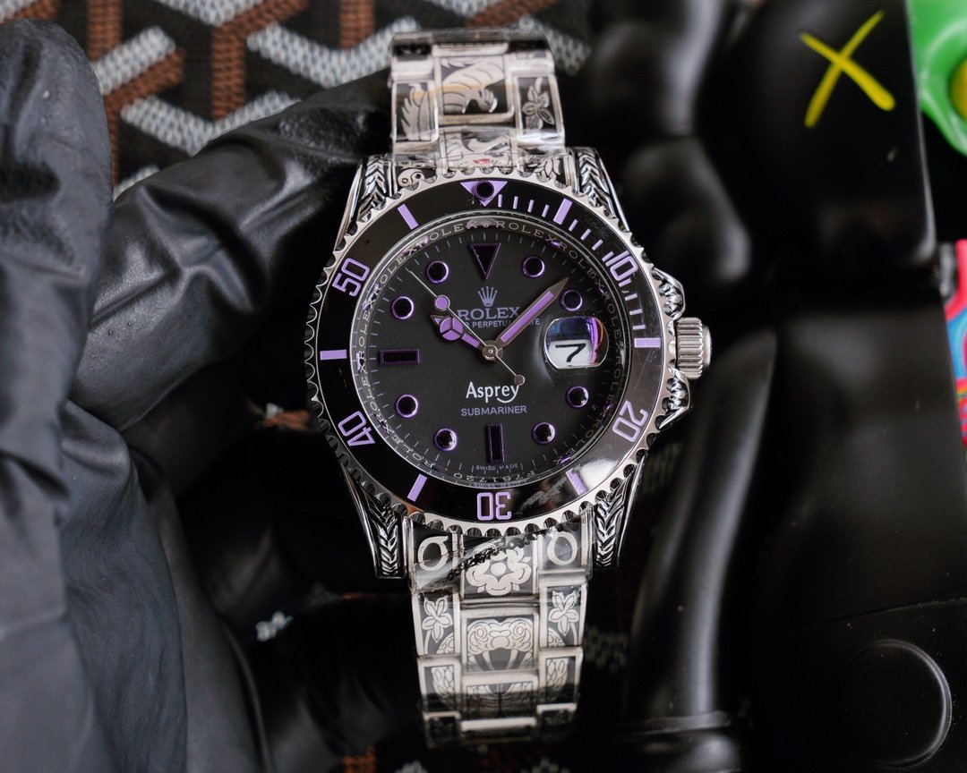 CLASSIC CUSTOM HAND-ENGRAVED WATCH