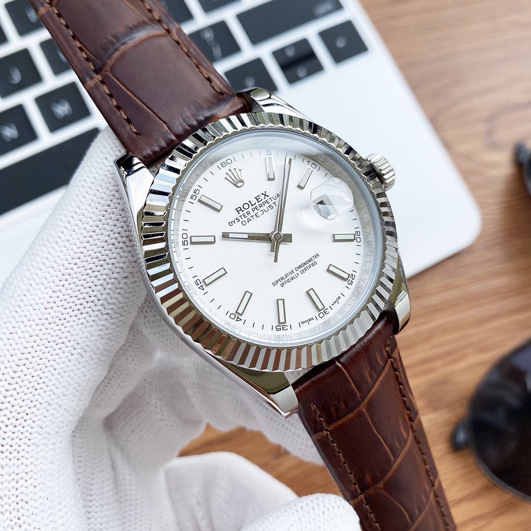 CLASSIC 41MM STAINLESS STEEL LEATHER STRAP WATCH
