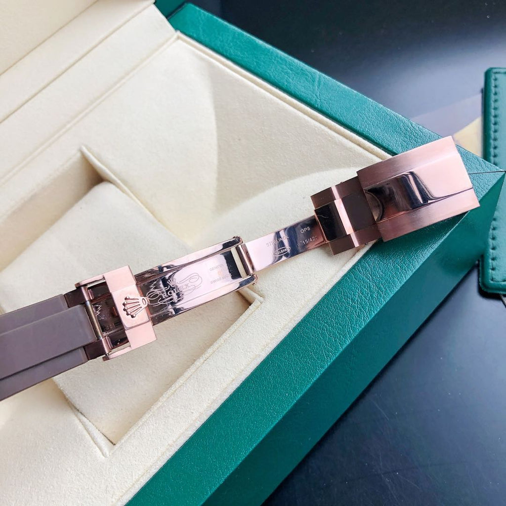 CLASSIC ROSE GOLD-TONE CASE BROWN DIAL RUBBER STRAP WATCH