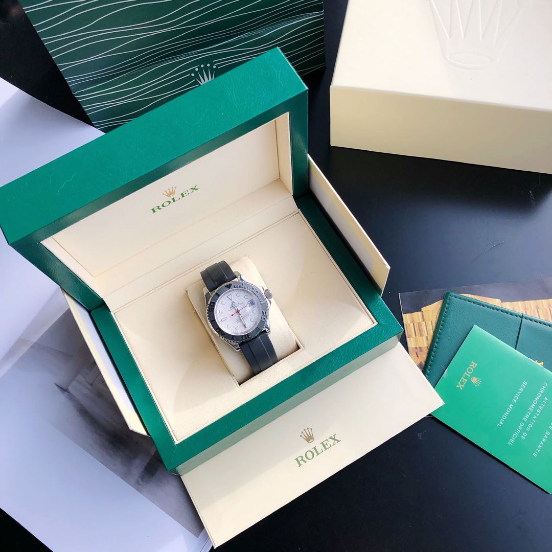 CLASSIC BLACK BEZEL WHITE DIAL WATCH