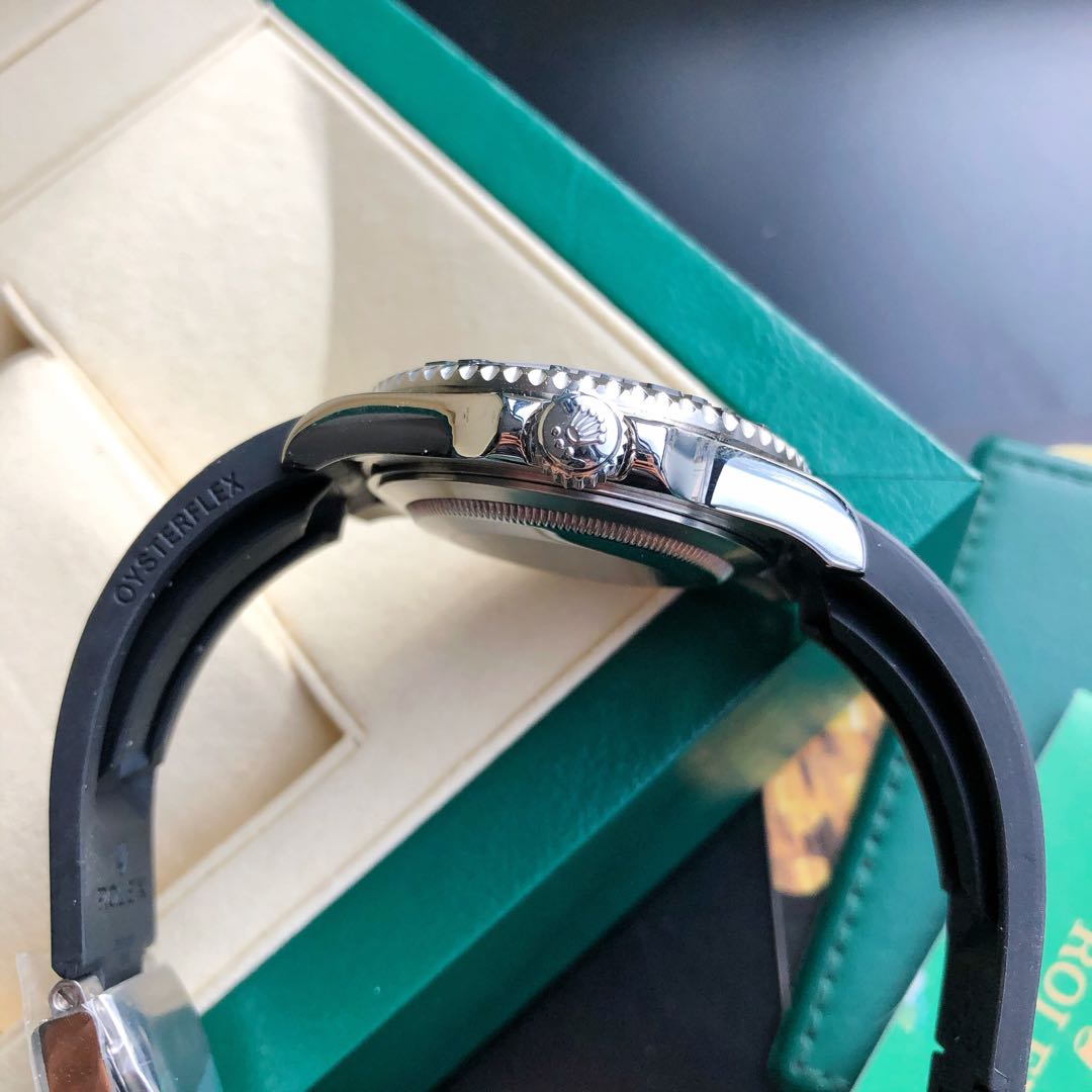 CLASSIC BLACK BEZEL WHITE DIAL WATCH