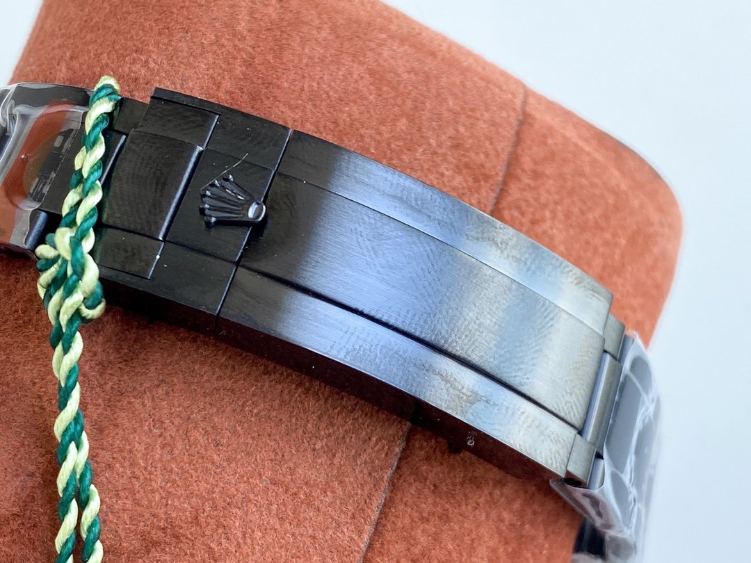 CLASSIC CUSTOM ALL-BLACK GMT WATCH