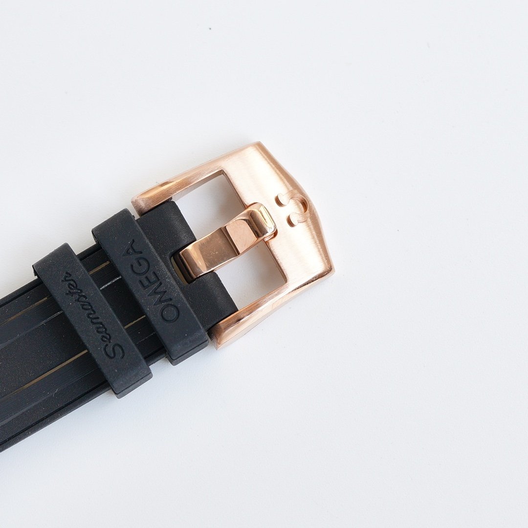VARELLO CLASSIC DIVER 300M CO-AXIAL 42MM ROSE GOLD