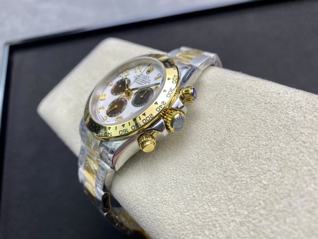 CLASSIC TWO-TONE PANDA-STYLE DIAL CHRONOGRAPH WATCH