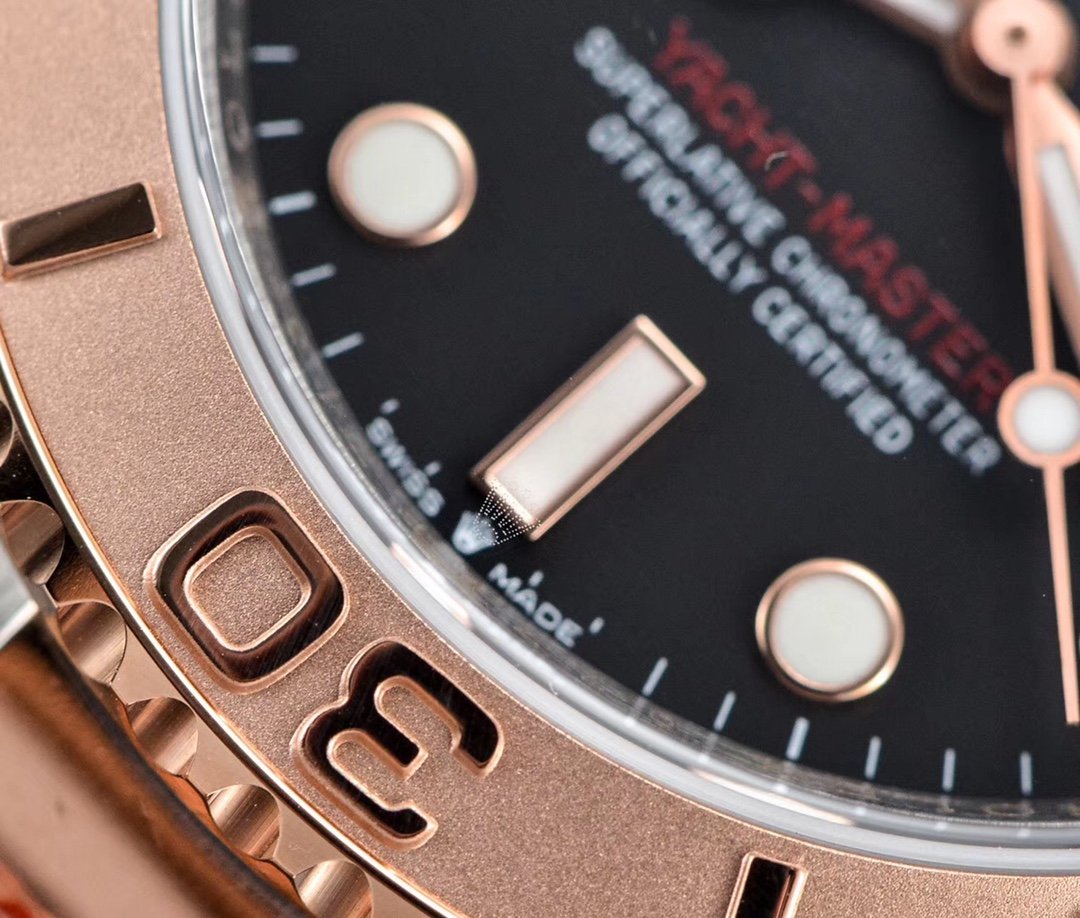 CLASSIC ROSE GOLD-TONE CASE BLACK DIAL WATCH