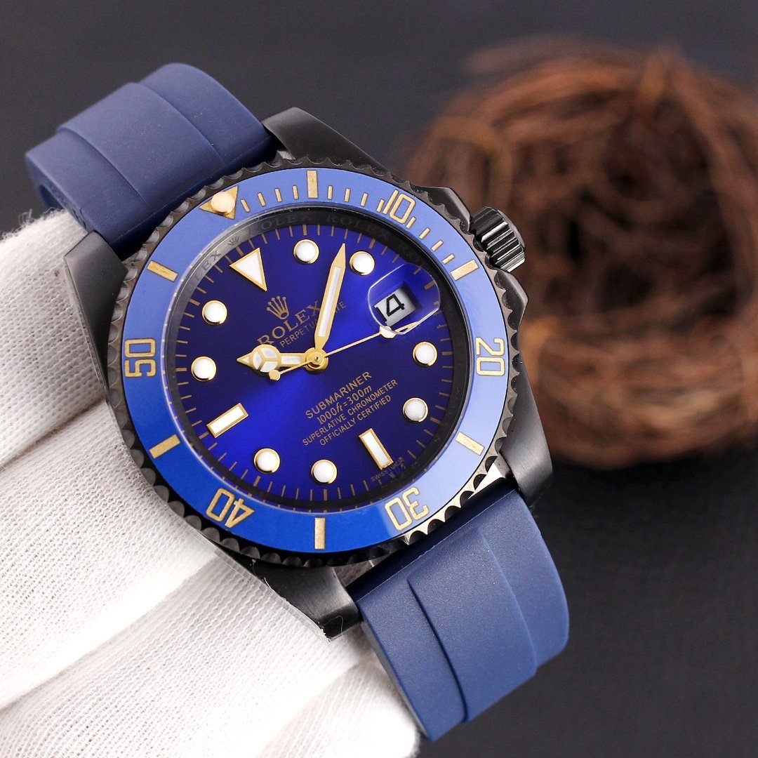 CLASSIC 40MM BLACK CASE RUBBER STRAP DATE WATCH