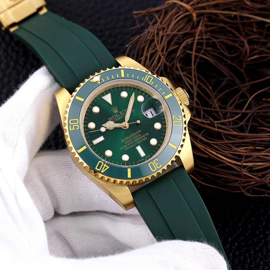 CLASSIC 40MM GOLD-TONE CASE RUBBER STRAP DATE WATCH