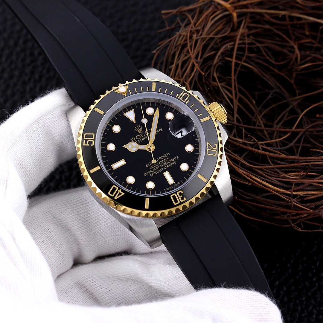 CLASSIC 40MM GOLD-TONE CASE RUBBER STRAP DATE WATCH