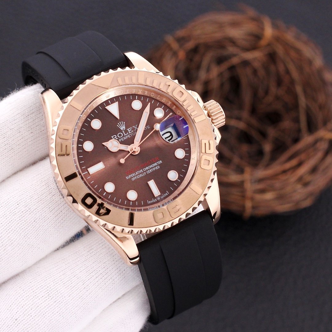 CLASSIC STAINLESS STEEL CASE RUBBER STRAP WATCH