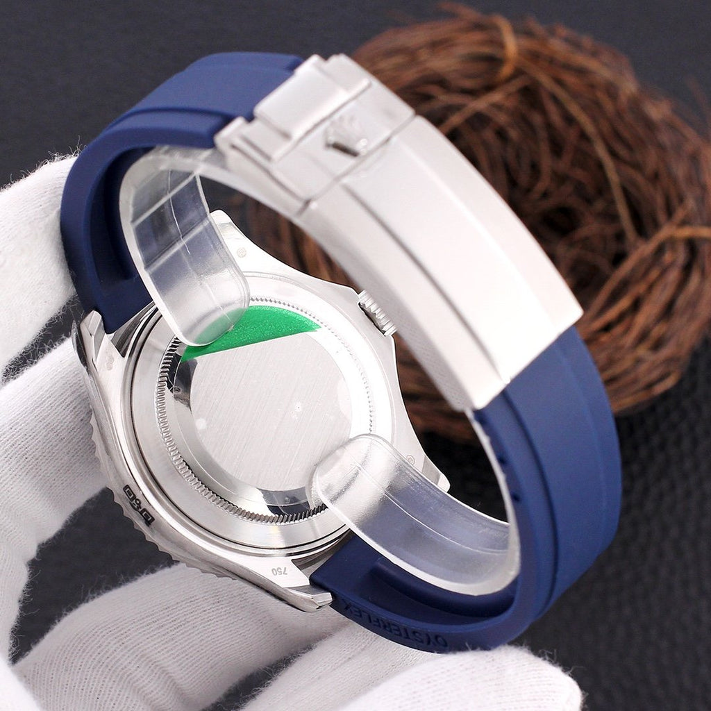 CLASSIC STAINLESS STEEL CASE RUBBER STRAP WATCH