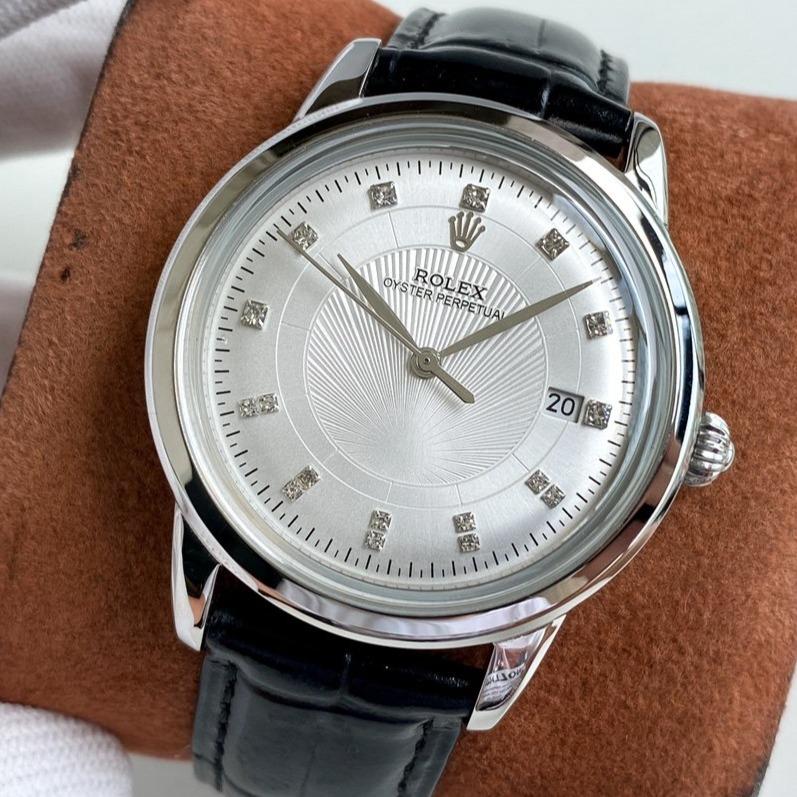 CLASSIC 40MM LEATHER STRAP WATCH