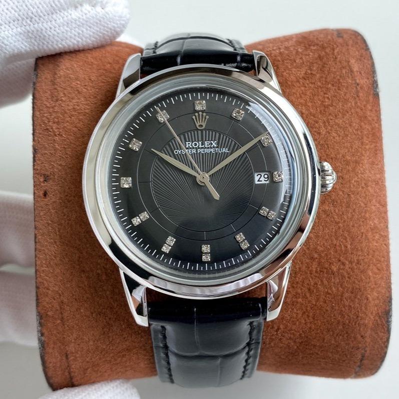 CLASSIC 40MM LEATHER STRAP WATCH